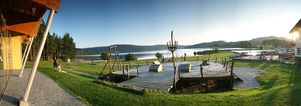 Hotel Admiral Lipno nad Vltavou Exterior foto